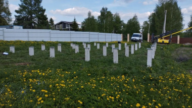 Свайный фундамент для дома в Московской области: почему геология обязательна